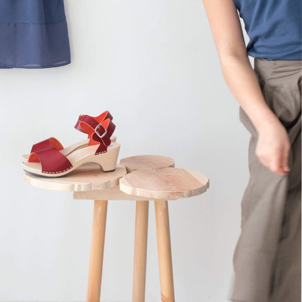 Wooden sandal Paula, burgundy (vegetable-tanned)