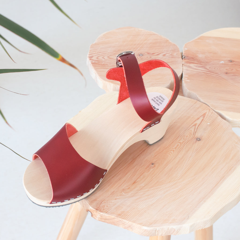 Wooden sandal Paula, burgundy (vegetable-tanned)