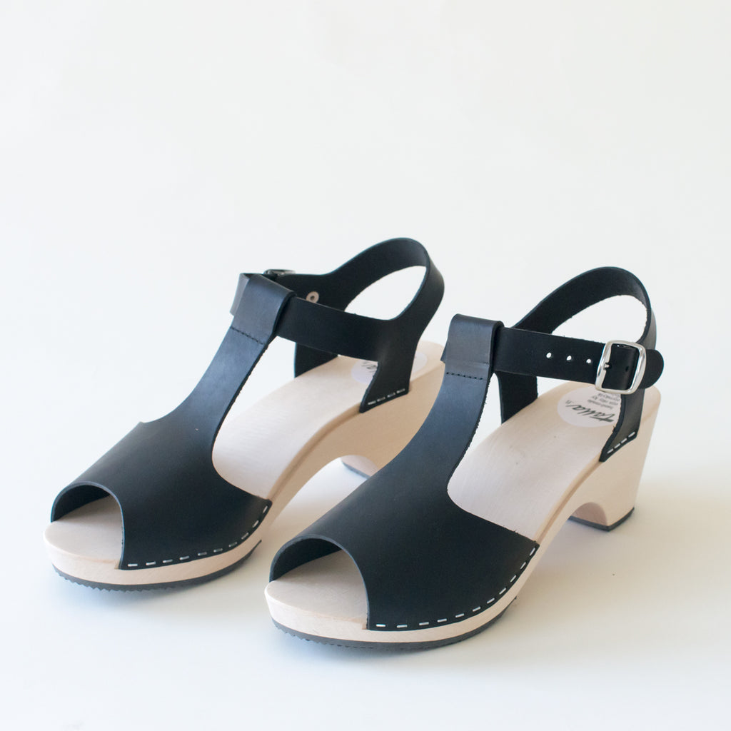 Wooden sandal Sofia, salty liquorice (vegetable-tanned)