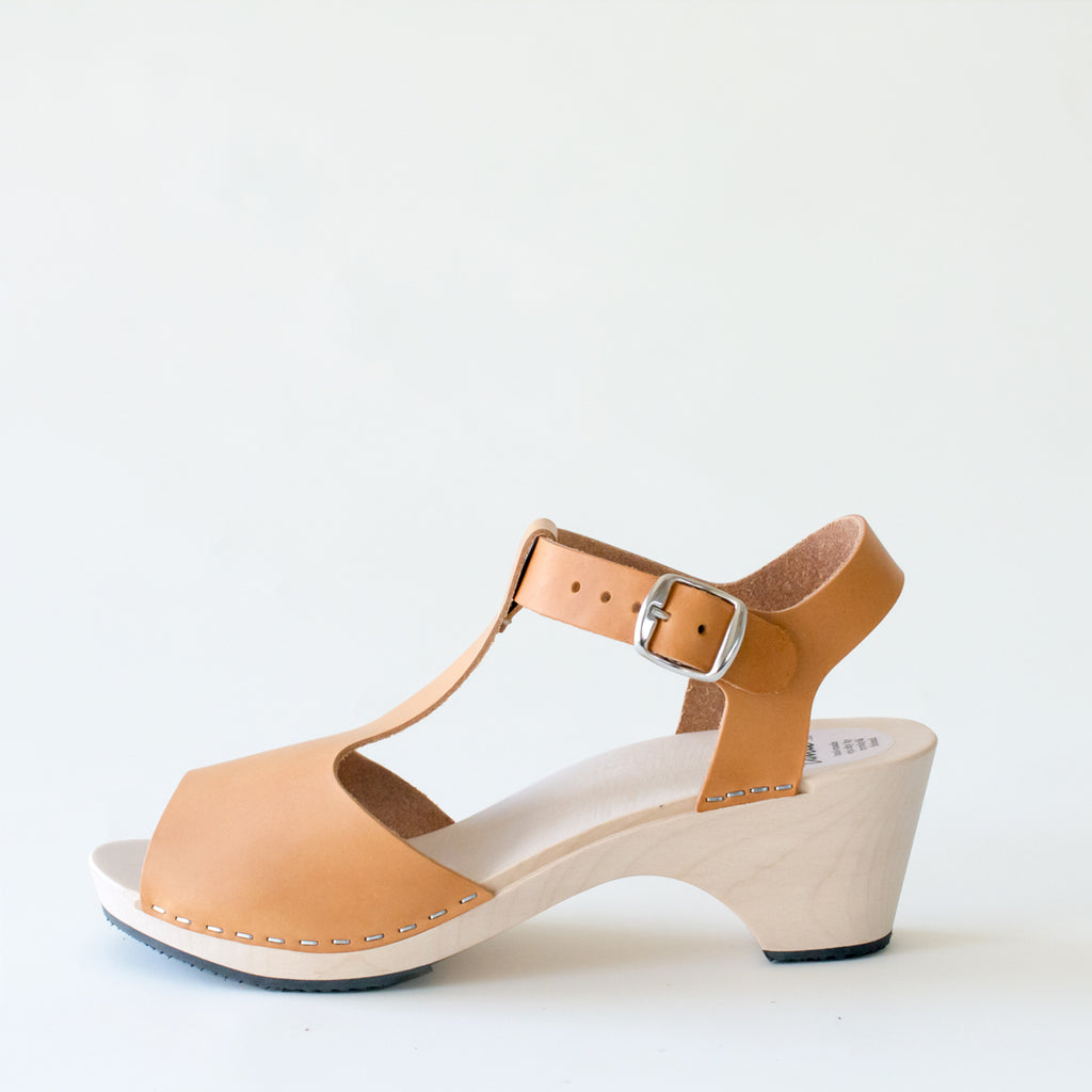 Wooden sandal Sofia, honey (vegetable-tanned)