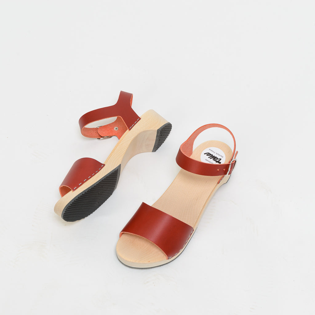 Wooden sandal Sandra, burgundy (vegetable-tanned)