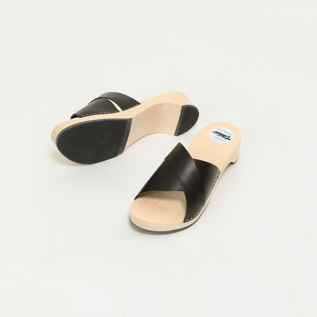 Wooden sandal Irene, salty liquorice (vegetable-tanned)