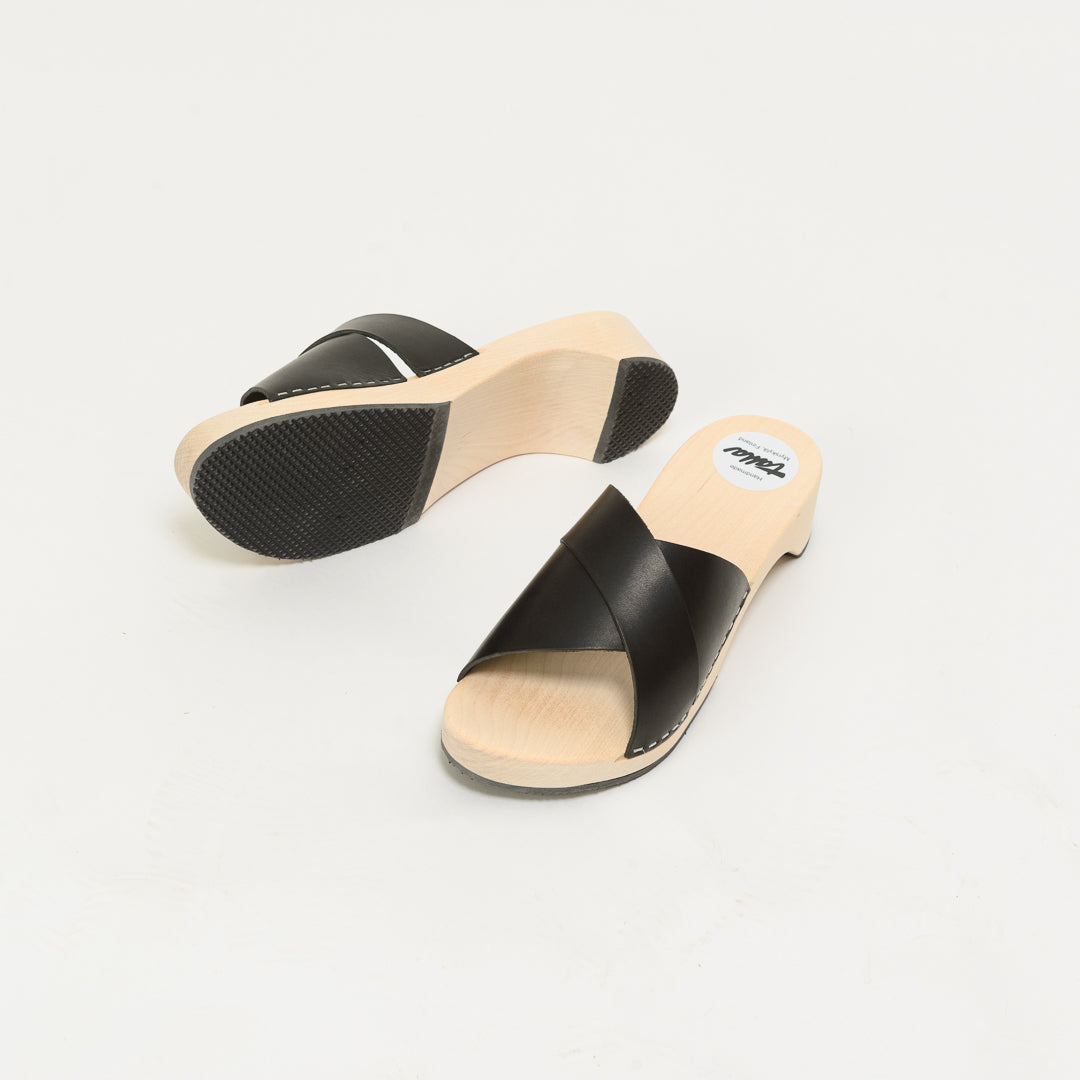 Wooden sandal Irene, salty liquorice (vegetable-tanned)