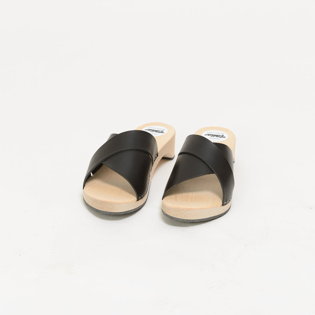 Wooden sandal Irene, salty liquorice (vegetable-tanned)