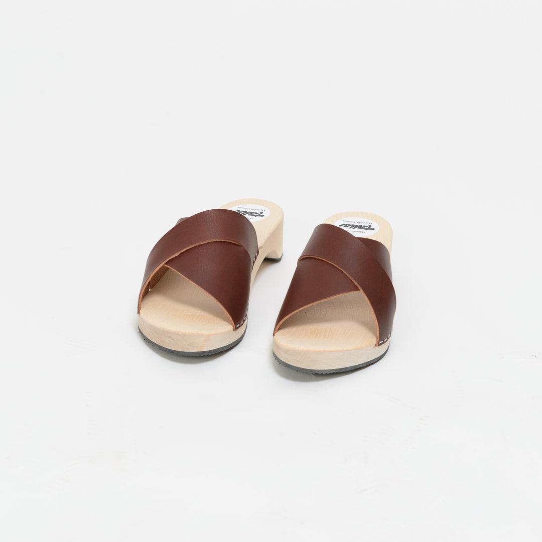 Wooden sandal Irene, syrup (vegetable-tanned)