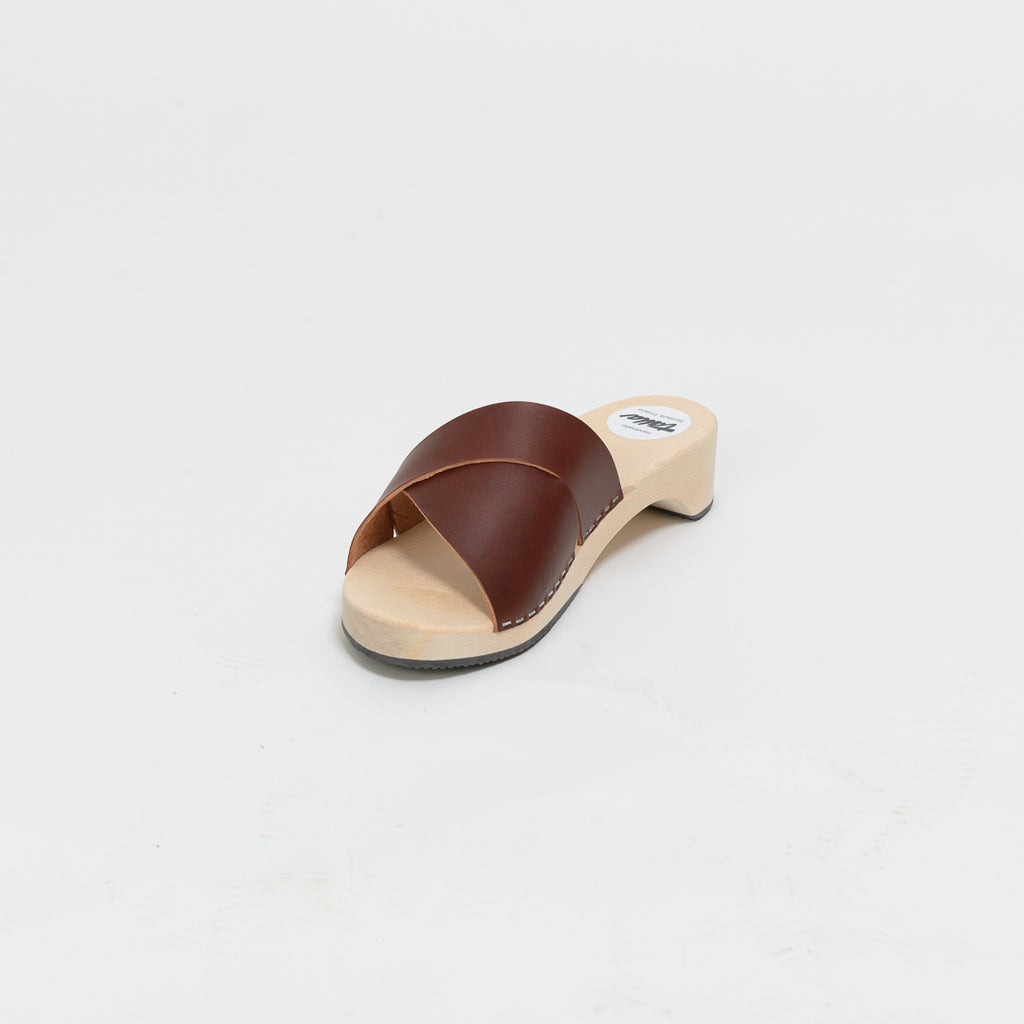 Wooden sandal Irene, syrup (vegetable-tanned)