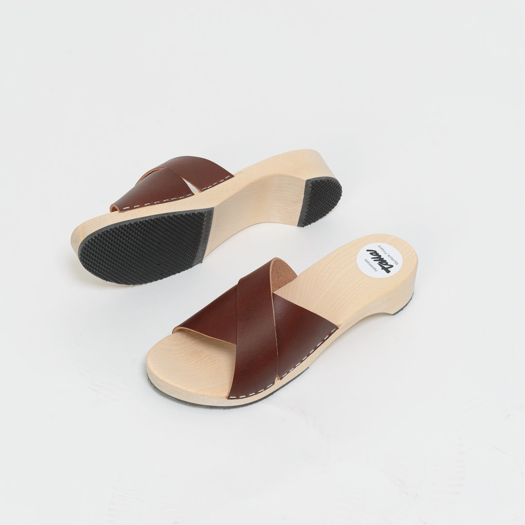 Wooden sandal Irene, syrup (vegetable-tanned)