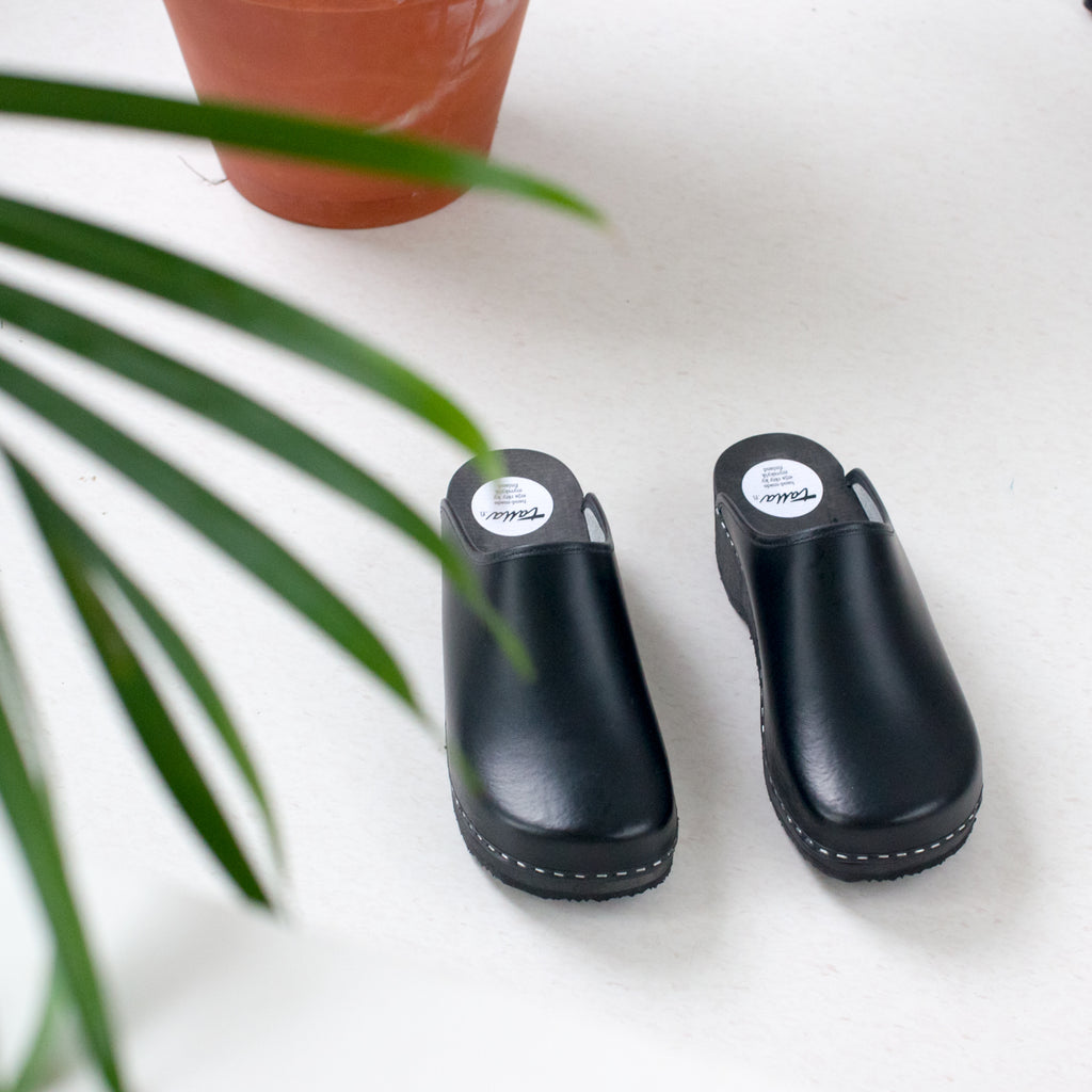 Clogs, double black