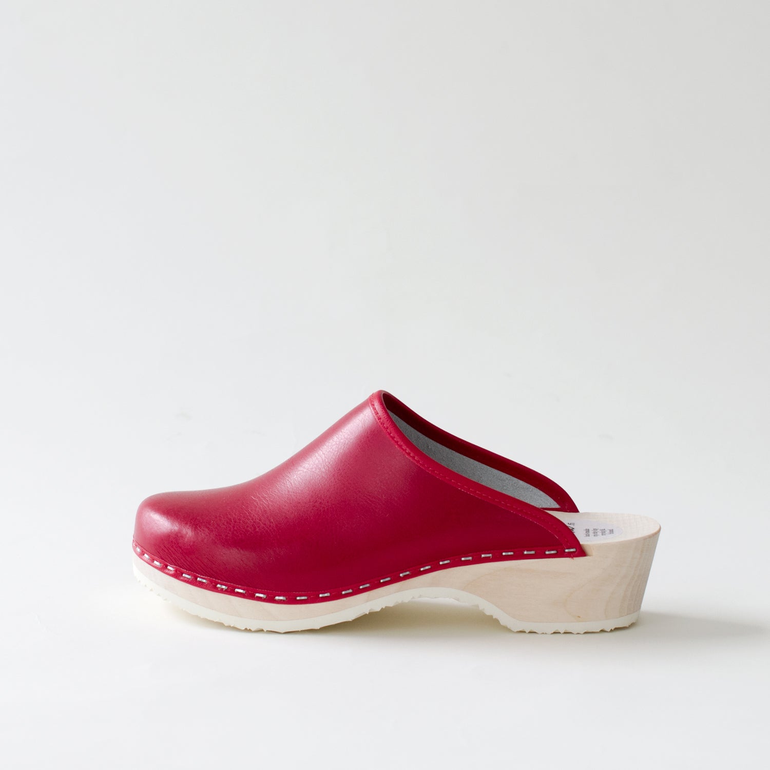 Clogs, lingonberry 