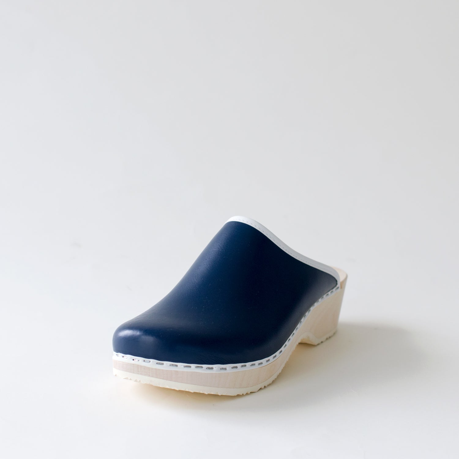 Clogs, navy blue