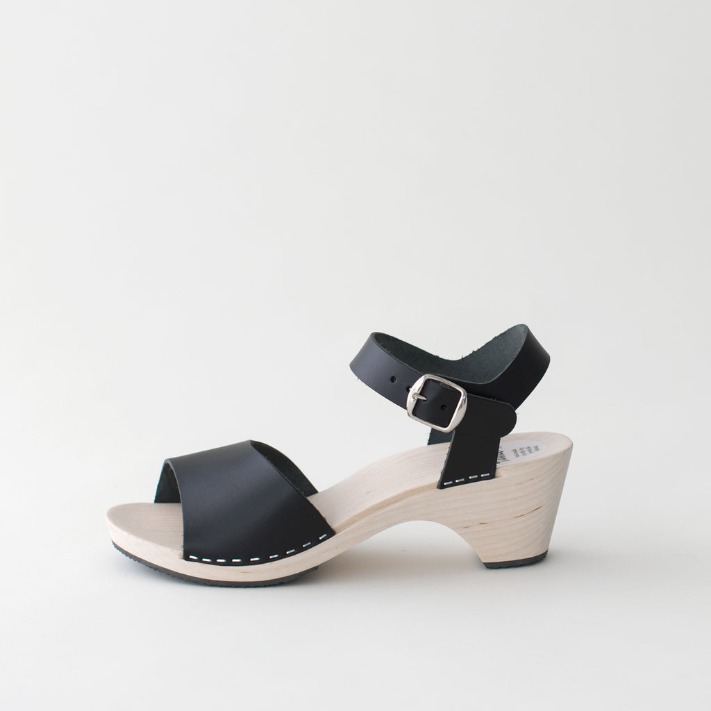 Wooden sandal Paula, salty liquorice (vegetable-tanned)