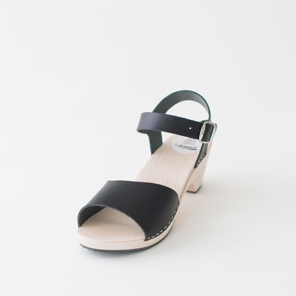 Wooden sandal Paula, salty liquorice (vegetable-tanned)