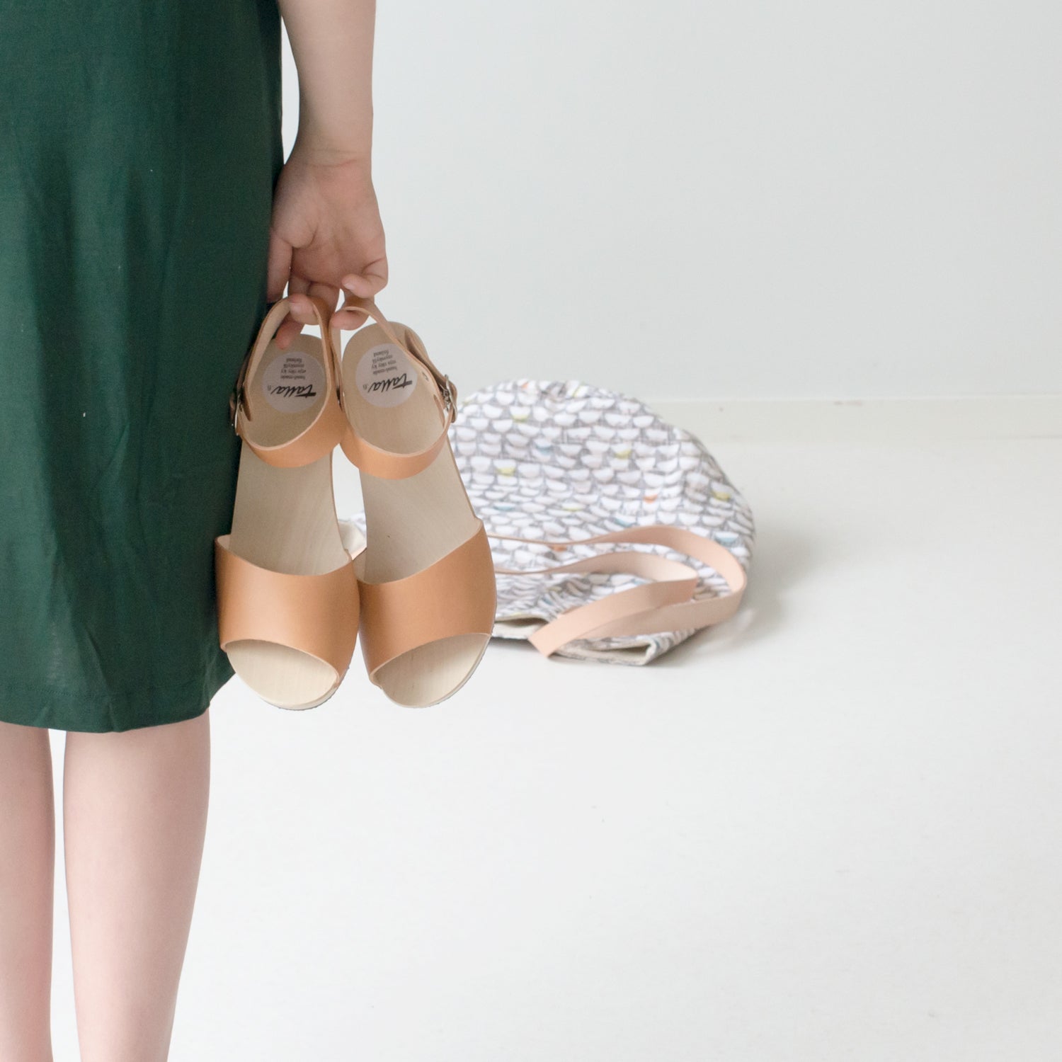 Wooden sandal Paula, caramel (vegetable-tanned)