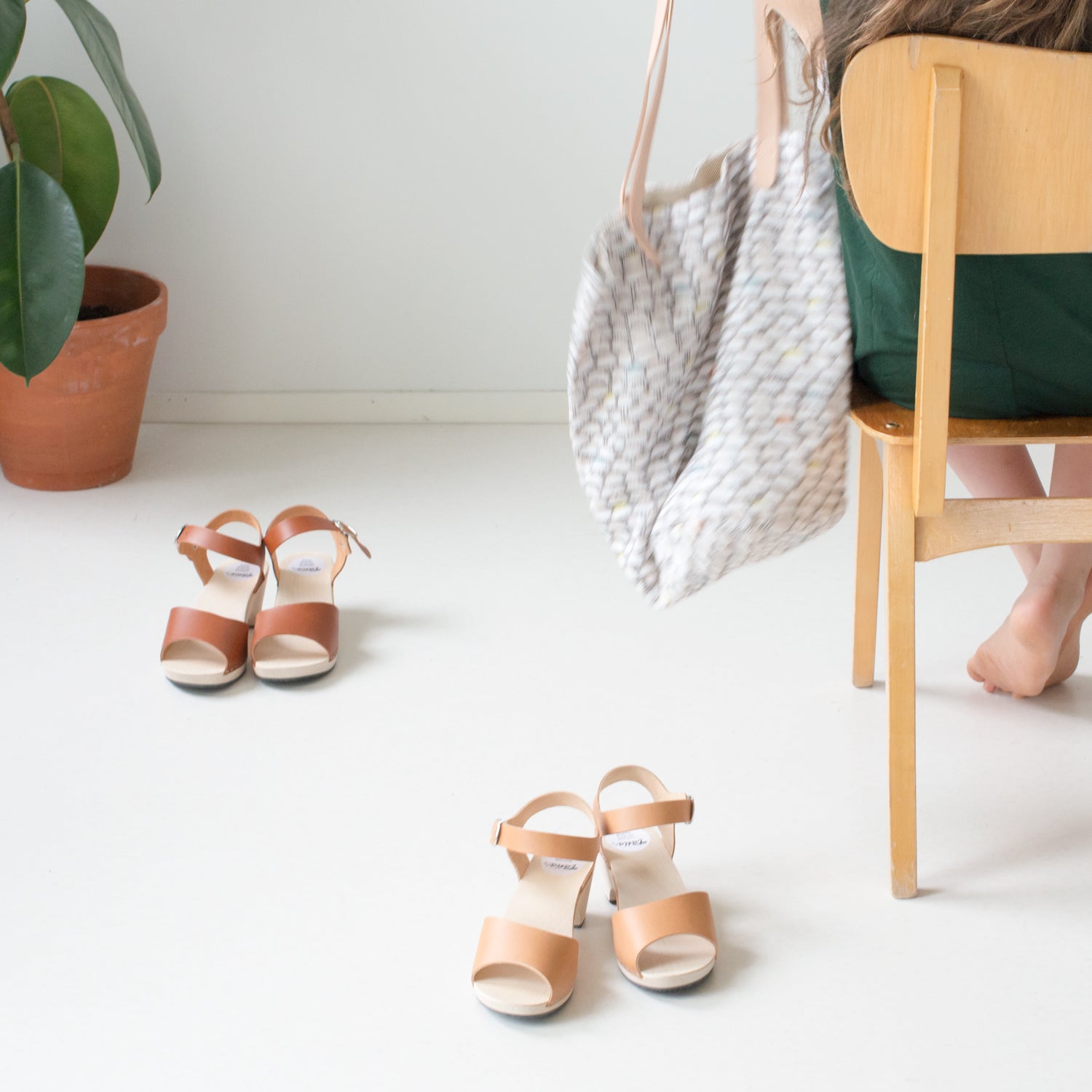 Wooden sandal Paula, caramel (vegetable-tanned)