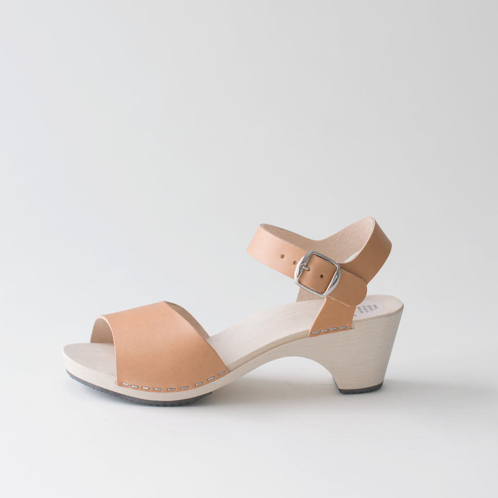Wooden sandal Paula, caramel (vegetable-tanned)