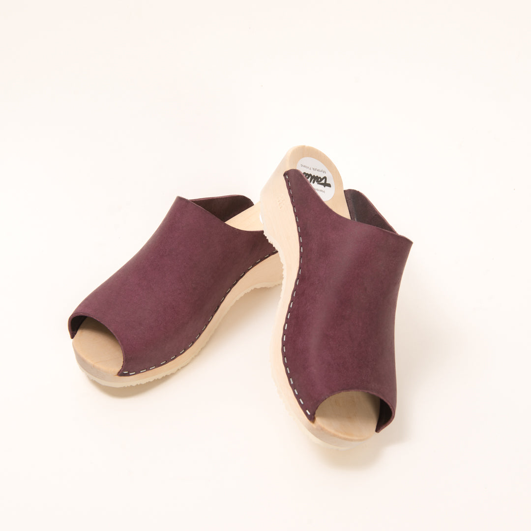 Clogs Elsa, vintage dark plum (vegetable-tanned)