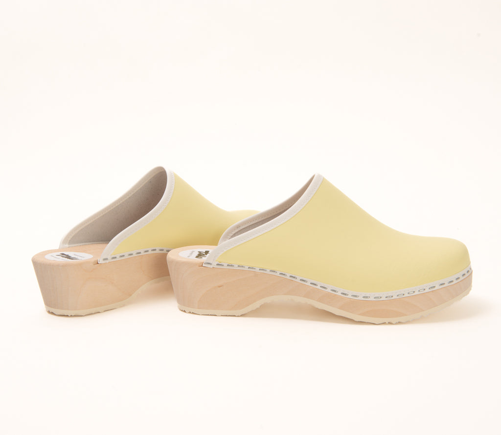 Clogs, vanilla