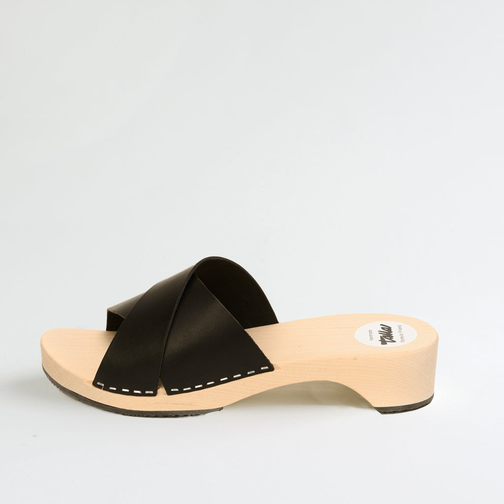 Wooden sandal Irene, salty liquorice (vegetable-tanned)