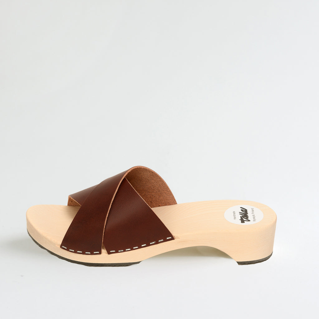 Wooden sandal Irene, syrup (vegetable-tanned)