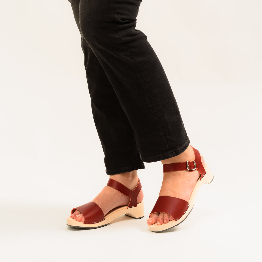 Wooden sandal Sandra, burgundy (vegetable-tanned)